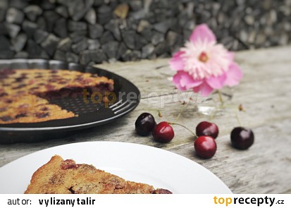 Bezlepkový třešňový clafoutis