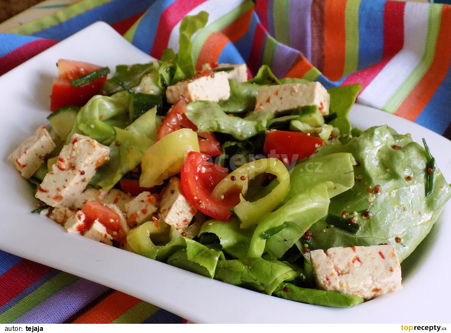 Zeleninový salát s tofu chilli recept TopRecepty.cz