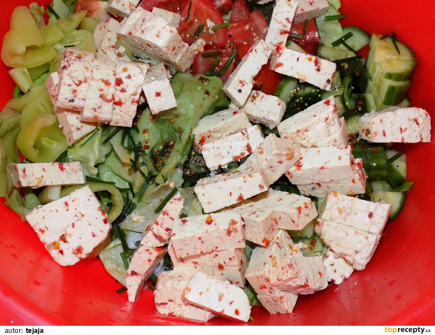 Zeleninový salát s tofu chilli recept TopRecepty.cz