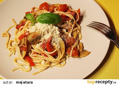Špagety s rajčaty a žampiony