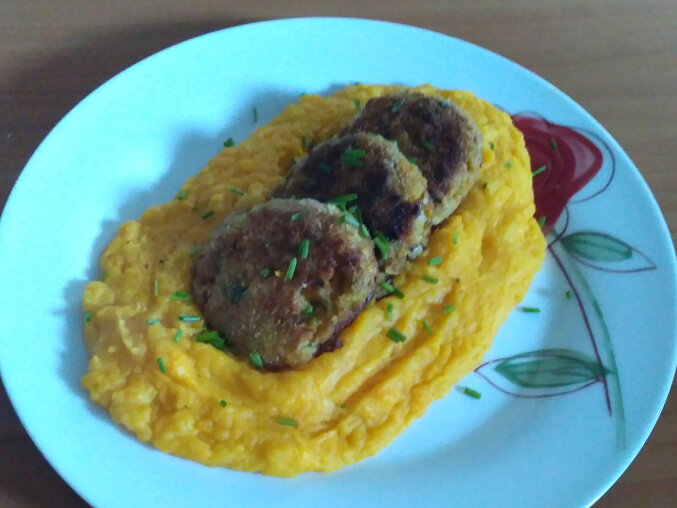 Veggie karbanátky s dýňovou kaší