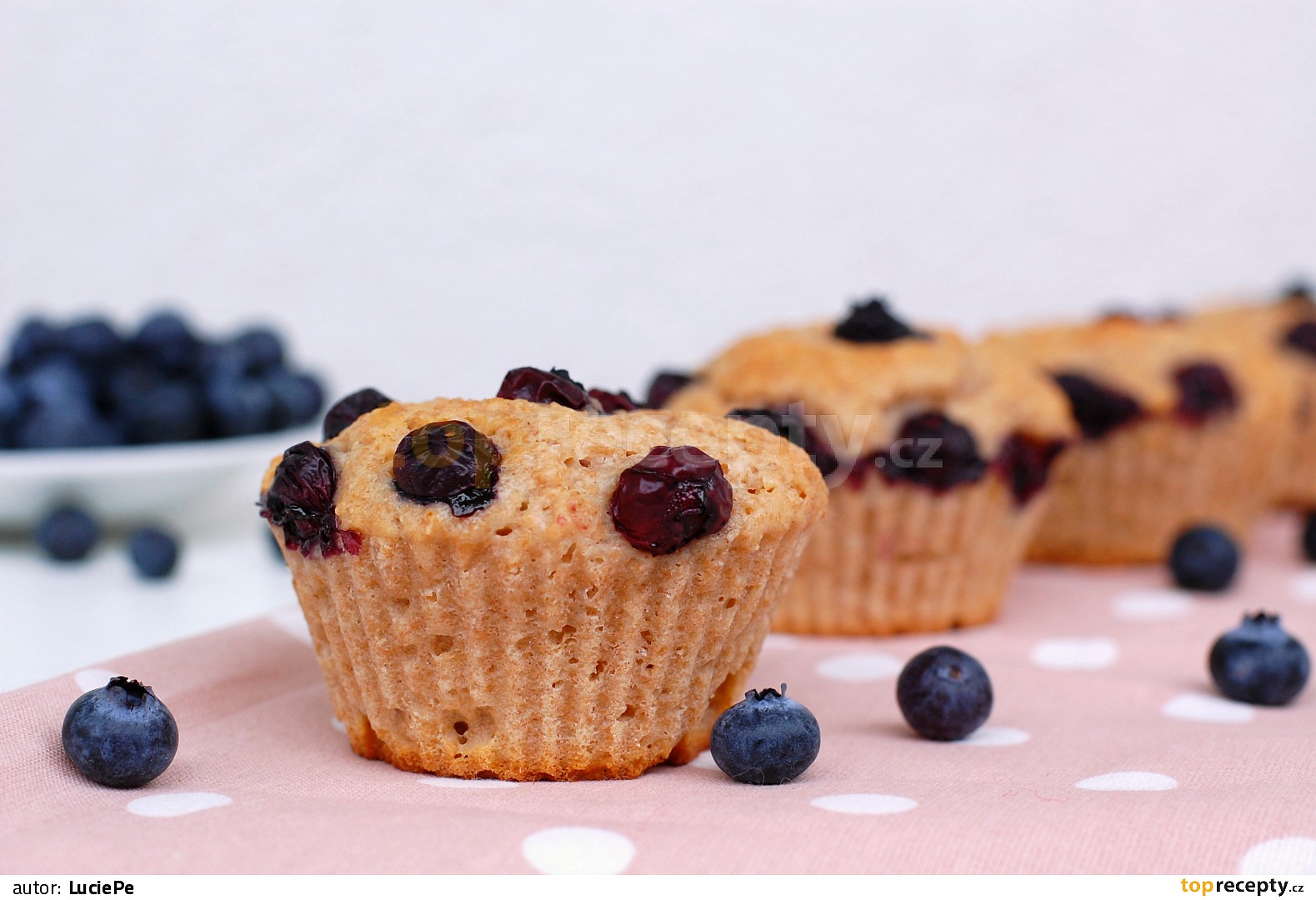 Jogurtové muffiny s borůvkami recept TopRecepty.cz