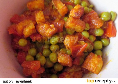 Matar paneer - hrášek se sýrem a rajčaty