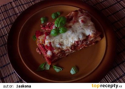 Lasagne zapečené s rajčaty a mletým masem