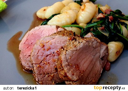 Vepřová panenka s gnocchi a špenátem