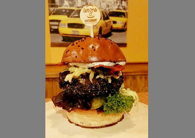 Pravý americký 100% hovězí Cheddar Bacon Burger