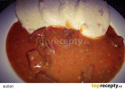 Klasický guláš s paprikou