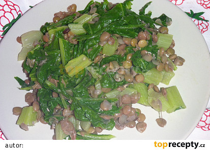 Salát z čočky a mangoldu s česnekem