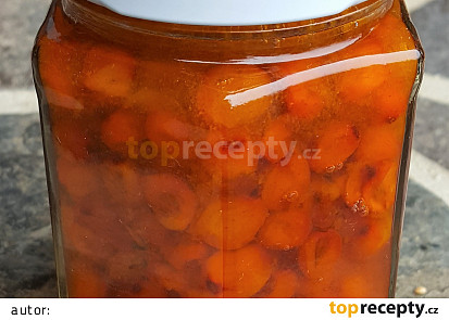 Sterilované brusinky (rybíz, rakytník)