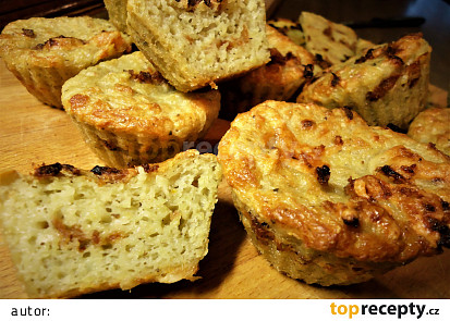 Kynuté bramborákové muffiny se sýrem