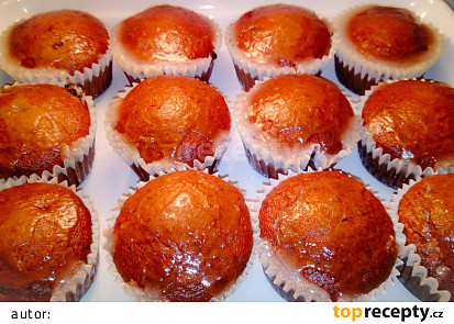 Perníkové muffiny s kandovaným ovocem a citronovou polevou