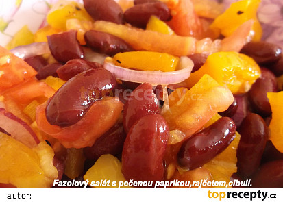 Studený fazolový salát s pečenou paprikou,rajčaty