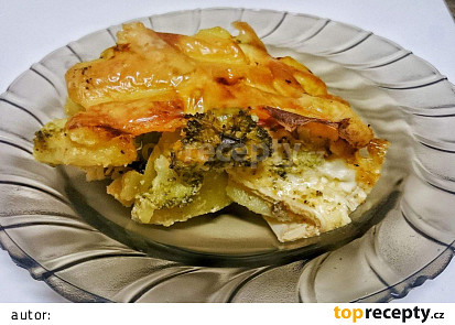Zapečené brambory s brokolicí, slaninou, rajčetem, sýrem camembert a to vše zalité smetanou