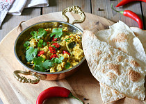 Dhál z fazolek mungo s kokosovým mlékem