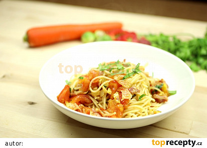 Spaghetti con pancetta e pomodoro
