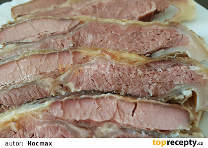 Pomalu pečené hovězí žebro