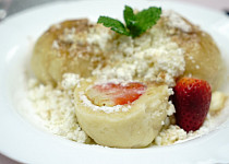 Jahodové knedlíky z tvarohového těsta