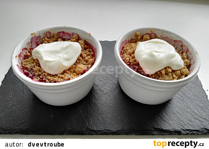 Švestkový crumble