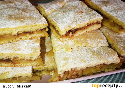 Jablečný moučník se skořicí a medem