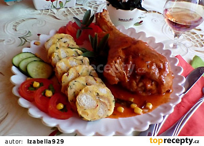 Krůtí stehno na rosé víně, se šalvějí a houskovým knedlíkem, s kukuřicí a petrželkou