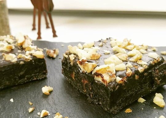 Nepečené brownies z datlí bez přidaného cukru