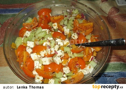Jarní salát s balkánským sýrem