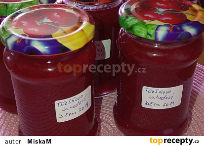 Třešňovo - jahodový džem s kousky ovoce