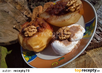 Pečená jablka / hrušky s karamelovou náplní