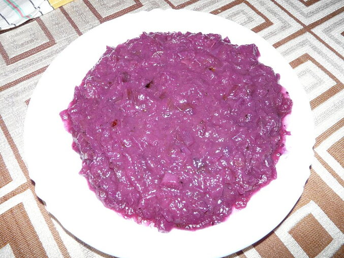 Červené zelí s jablky