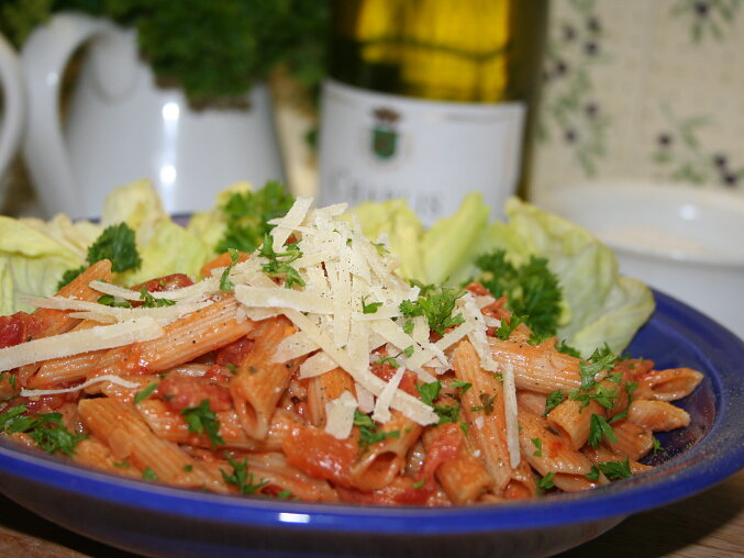 Penne ve smetanovo-rajčatové omáčce