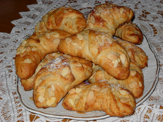 Croissanty s mandlemi