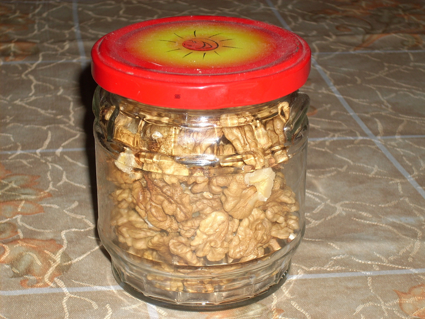 Jak zavařit vlašské ořechy v mikrovlnné troubě?