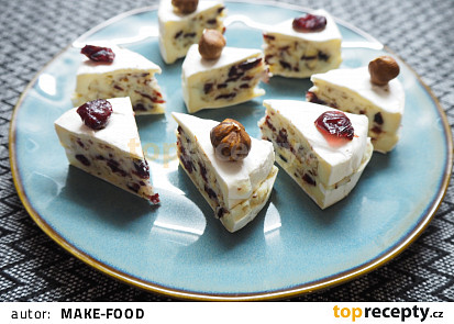 Hermelín plněný brusinkami a oříšky