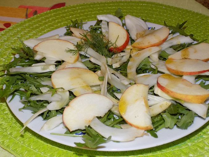 Jablkovo-fenyklový salát