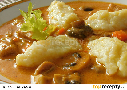 Vepřová plec se zeleninou na smetaně