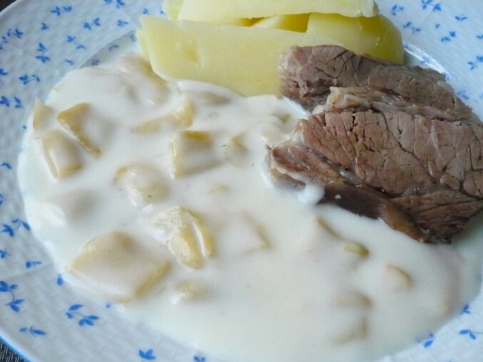 Fazolky na smetaně s hovězím masem vařeným