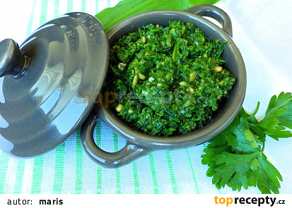 Petrželkové pesto s medvědím česnekem