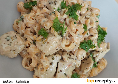 Čočkové těstoviny s parmezánovou omáčkou