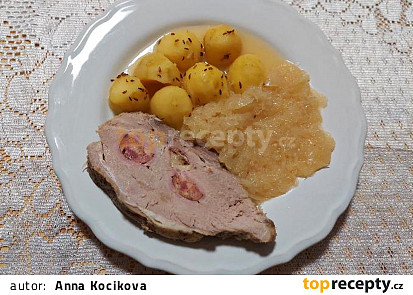 Vepřová kýta na zelí z pomalého hrnce