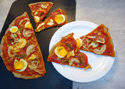 Pizza peperoncino s žitnou moukou