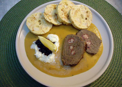 Svíčková hovězí z trouby podle rodinného receptu