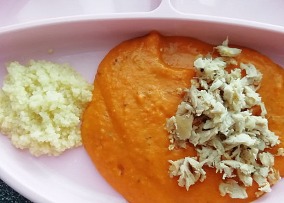 Papriková omáčka, kuřecí s kuskusem pro nejmenší
