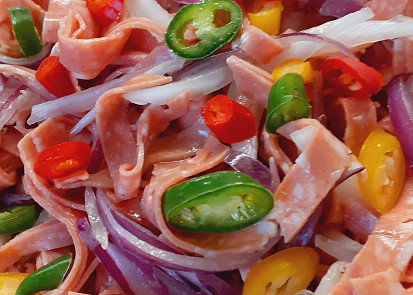 Jednoduchý Gothaj s cibulí a chilli papričkami