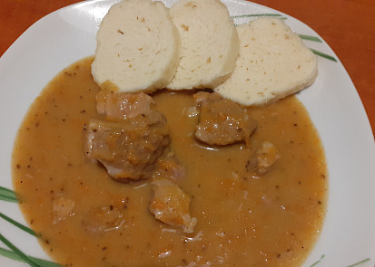 Vepřové kostky na kmíně a mrkvi