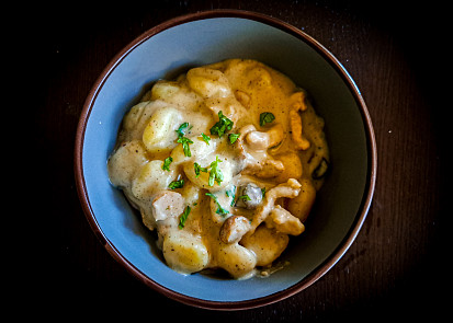 Gnocchi s masem a smetanovo-houbovou omáčkou