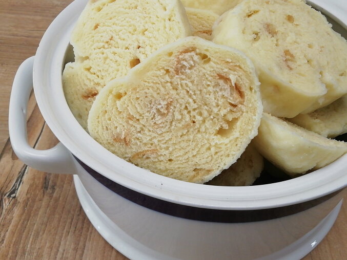 Houskový knedlík