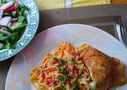 Těstoviny s mini rajčátky a parmezánem