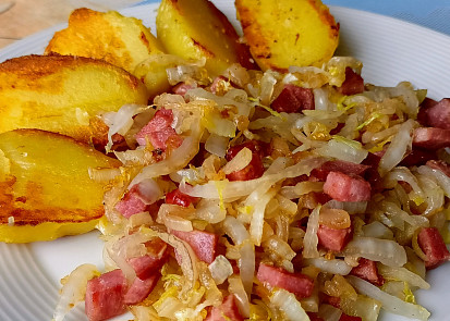 Pekingské zelí na špeku s uzeným masem