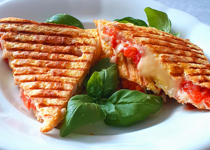 Caprese toust