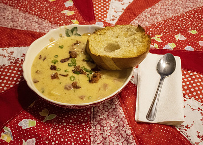 Žloutková polévka s řapíkatým celerem